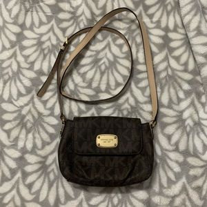 Micheal Kors Crossbody